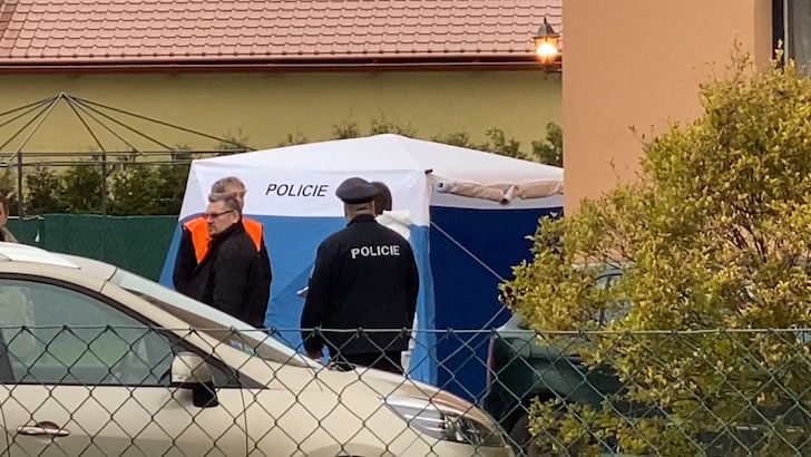 Z vraždy ženy u Prahy obvinila policie 70letého souseda
